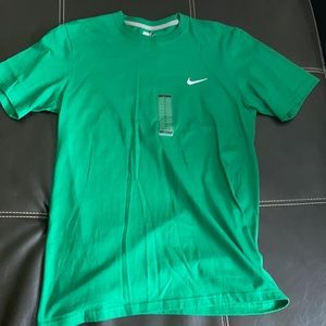 NIKE Shirt,Size M, Color Pine Green